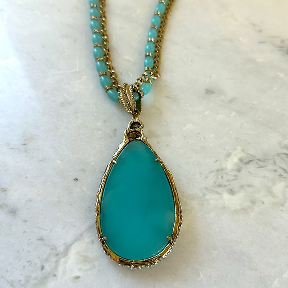Beautiful Large Turquoise & Gold Tone Pendant Necklace With Crystal Details - Picture 4 of 7